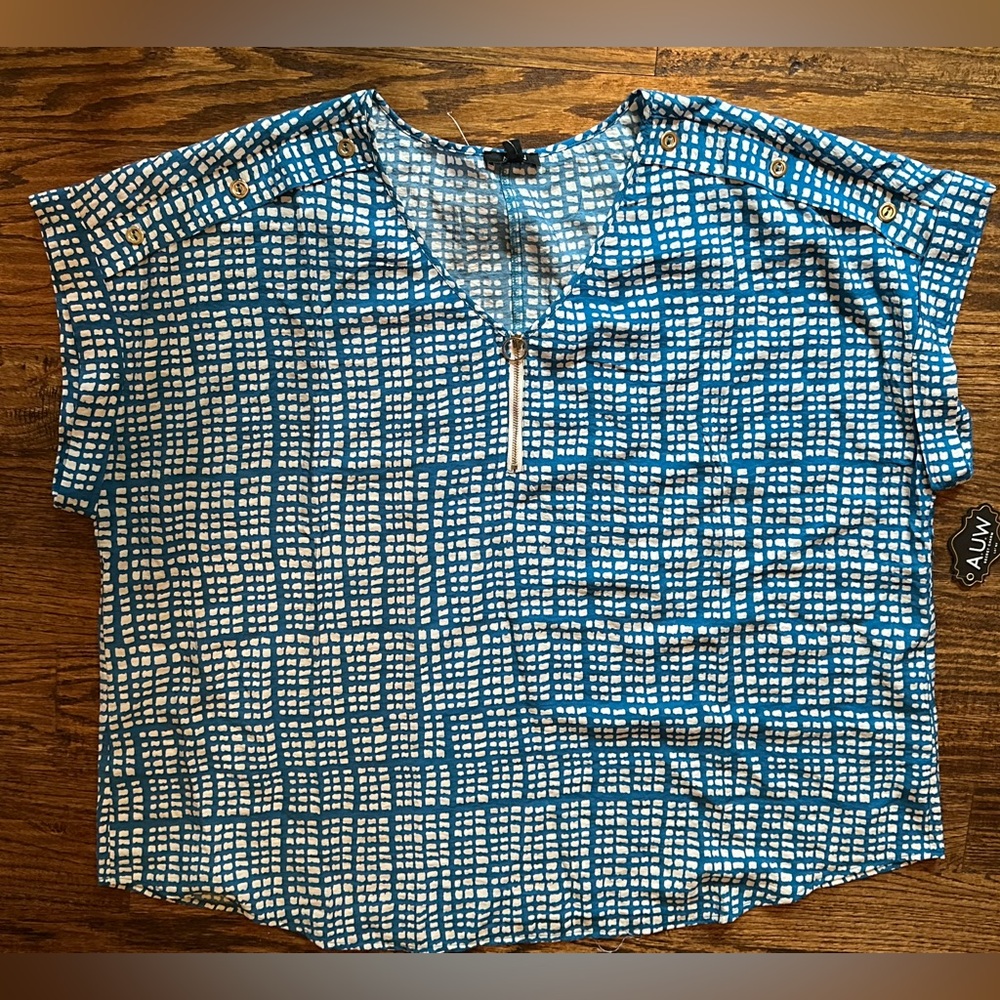 Cute top-New with tag!